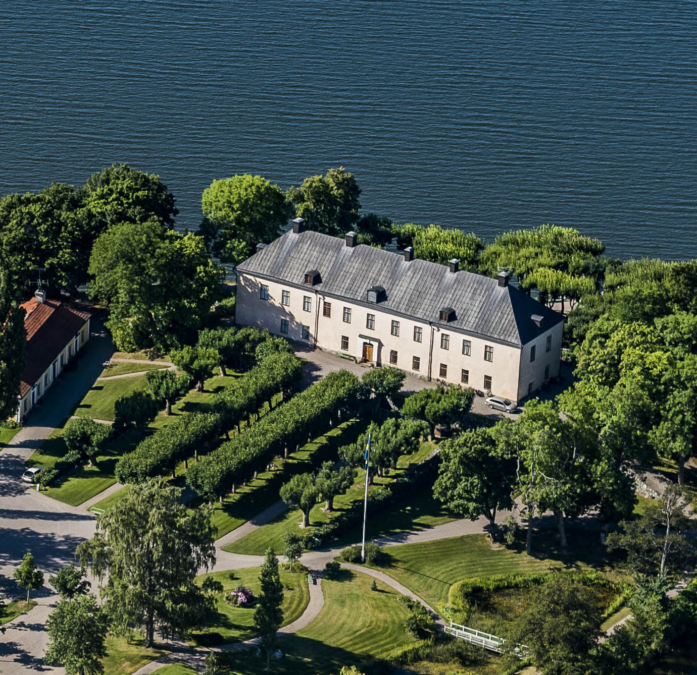 slottet2 Grönsöö från luften